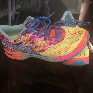 ASICS Gel Noosa Rainbow Neon shows 8